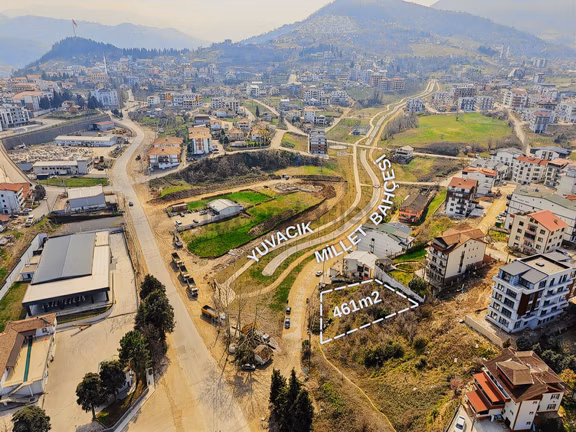 Başiskele Yuvacık'ta Önü Kapanmaz 461m2 Satılık Arsa 1