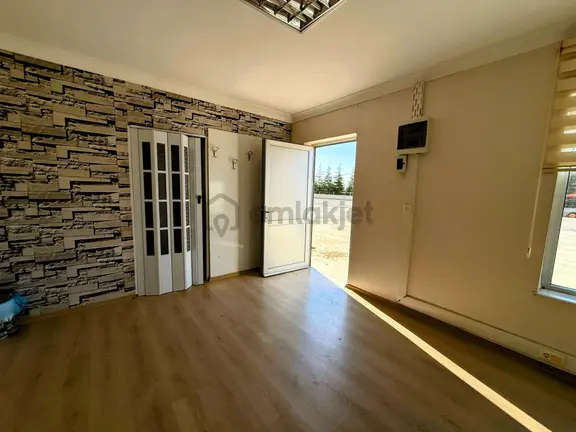 Gölbaşı Atb'de 500 M² Satılık Depo 2