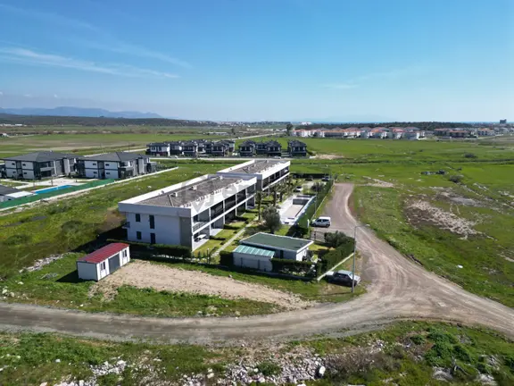 Küçükköyde Havuzlu Sitede Satılık, Lüks ,yerden Isıtmalı Daire 2
