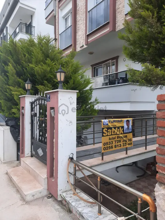 Efeler'de Merkezi Konum 3+1 Teraslı, Bakımlı Ve Eşyalı Dubleks 2