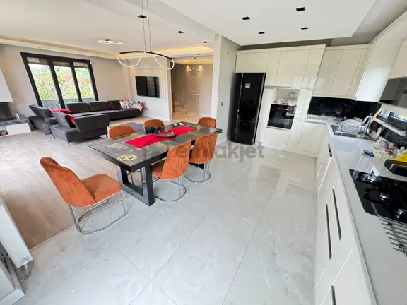 Silivride Deniz Manzaralı Satılık Sıfır 6+2 Lüks Villa 1