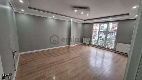 Eyüpsultan Çırçır Mah. Satılık Daire 5+2 Cadde Üzeri Otoparklı Avantajlı Fiyat 1