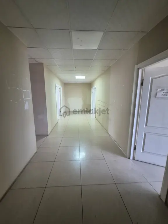 Delux'den Tabela Değeri Yüksek Plaza'da Kiralık İşyeri 2