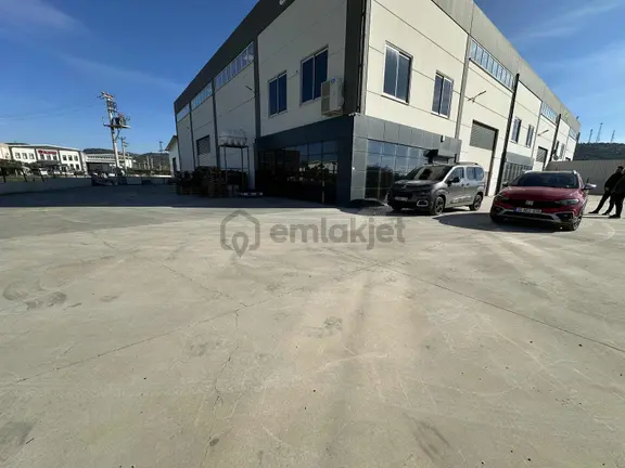 Q'zen Den Kiralık Köşe Parsel 900 M² Yüksek Tavanlı Ürt.tesisi 1