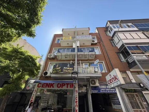 Karakaş'tan Tahir Ün Cd. İşlek Caddede 2+1 Ev / Ofis Fırsatı 1