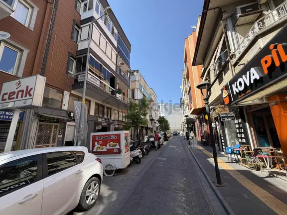 Karakaş'tan Tahir Ün Cd. İşlek Caddede 2+1 Ev / Ofis Fırsatı 2