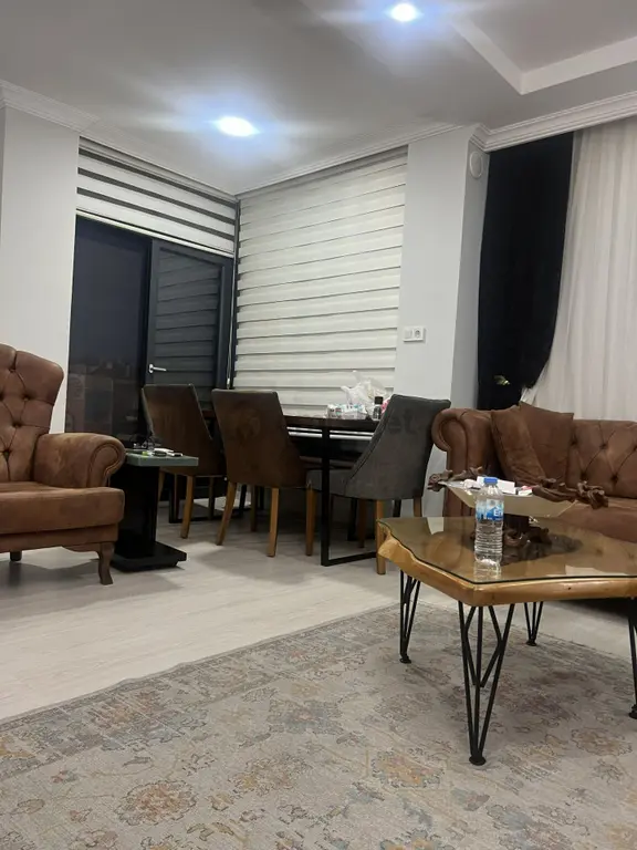 Sahibinden Merkezde 3 Yıllık Geniş 4+1 - Resmi Kurumlara Yürüme Mesafesinde 2