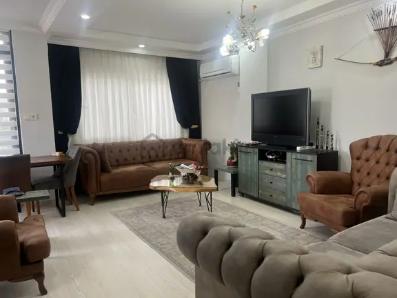 Sahibinden Merkezde 3 Yıllık Geniş 4+1 - Resmi Kurumlara Yürüme Mesafesinde 1