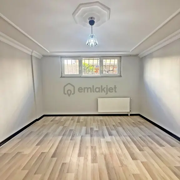 Cadde Üzeri 3+1 Satılık Daire 2