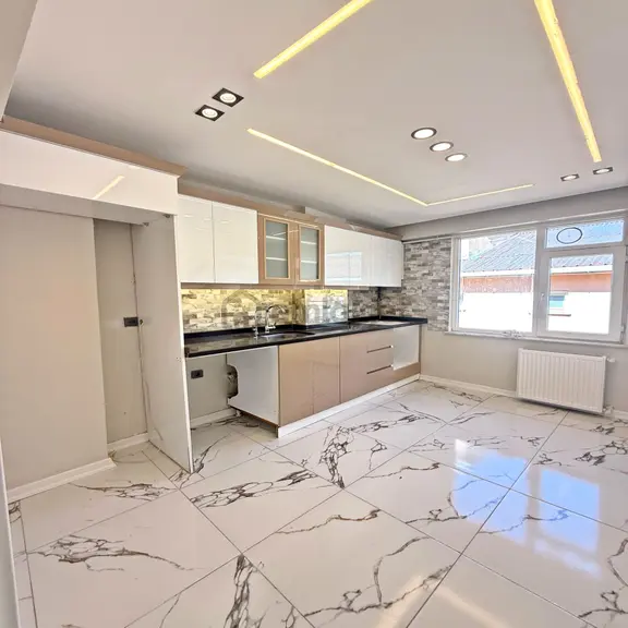 Bahçeşehire Komşu Yatırıma Uygun 2+1 Satılık Daire 2