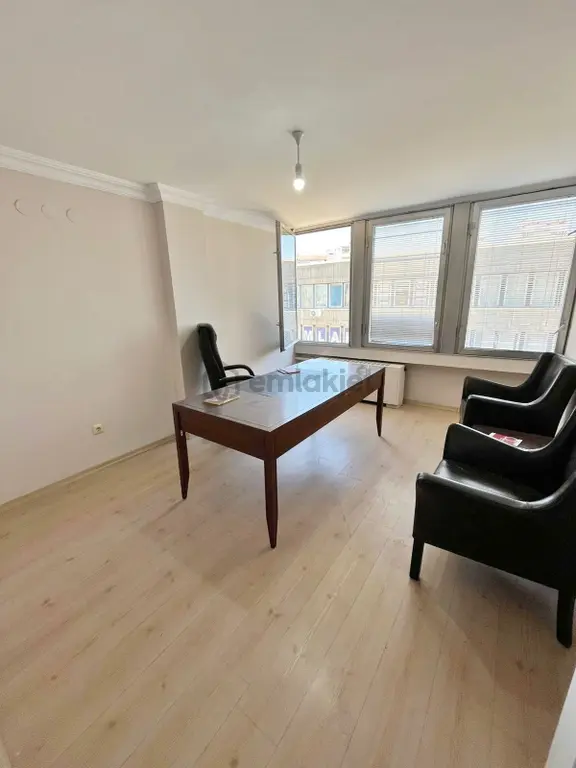 Galerıa Emlak'tan Kızılay Mah. / İzmir 1.cadde'de Kiralık 50 M² Katta Ofis!! 2
