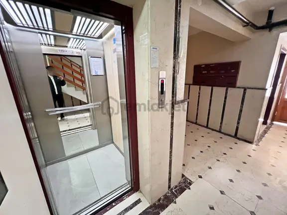Etliğin Gözde Binası Asansörlü 3+1 E.banyolu Çift Teras Balkonlu 2