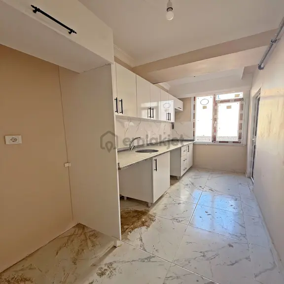 Akbatı Avm Yakını 2+1 Arakat Daire 1