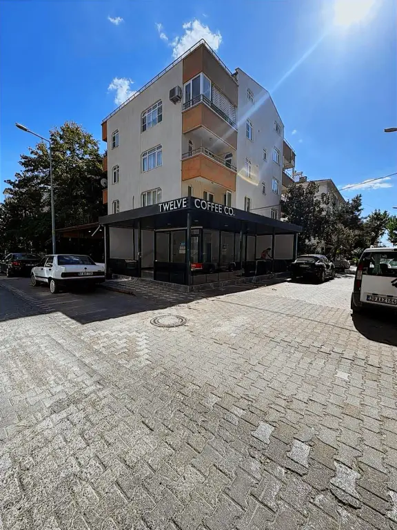Akçay Sarıkızda Çift Cephe Mutfaklı Köşe Dükkan 1