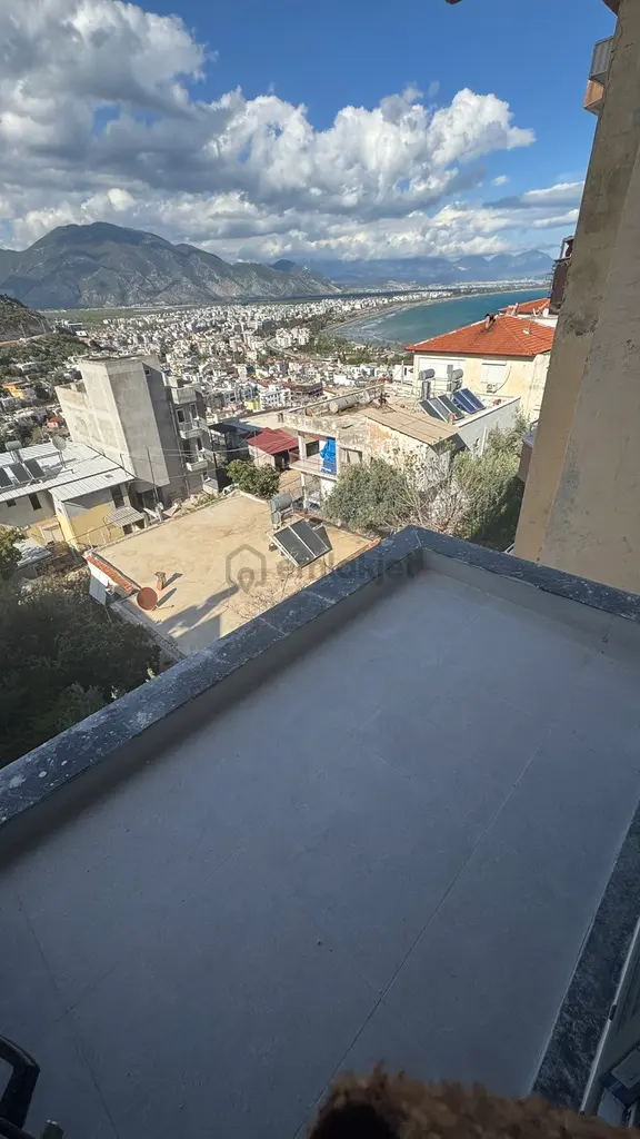 Finike Karşıyaka Mah. Sağlam Zemin Ayrı Mutfak 2+1 Satılık Daire 1