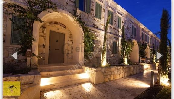Foça Yeniköy'de Lüks 3+1 Bahçeli Villa 2