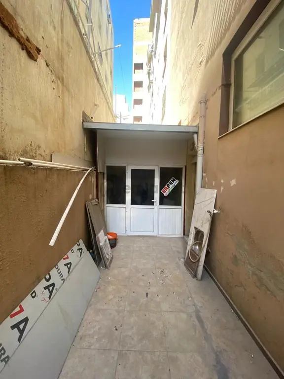 Bozyakakkapalı Pazar Caddede Kiralık Dükkan 1