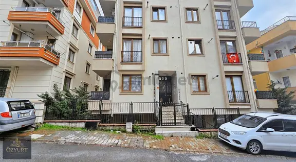 Metroya Yakın Yatırımlık Asansörlü Bahçeli Daire 1