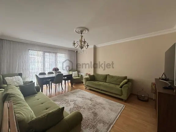 Maltepe Zümrütevler'de Oldukça Kullanışlı Satılık 2+1 Daire 1