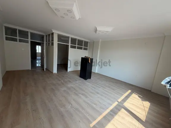 Tüzün'den Nusratiye'de 2+1 Kiralık Ofis 2