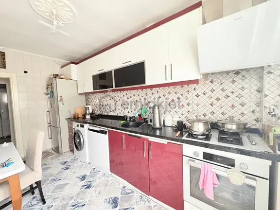 Prestij'den Bahçelievler'de Geniş Oturumlu 3+1 Daire 2