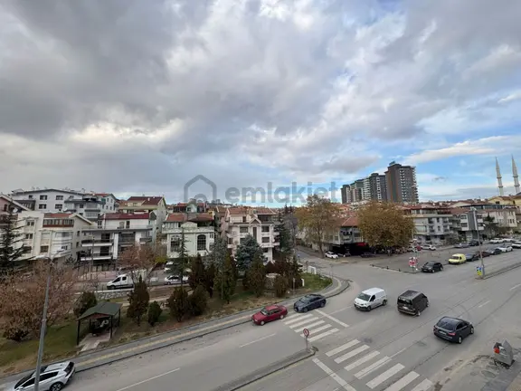 Selçuklu Caddesi Üzeri Sıfır Bina Orta Kat 2+1 Lüks Emsalsiz 2