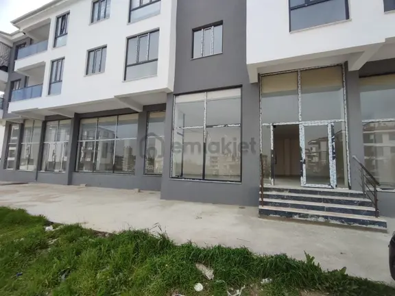 Remax Model Den Şemikler De Vildan Koleji Yakını Kiralık Dükkan 2