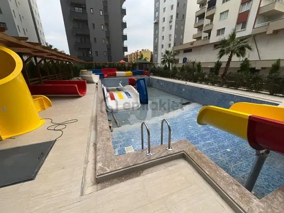 Üstünkent- Tömükte Aqualı Sitede 1+1 Eşyalı Satılık Lüks Daire 2