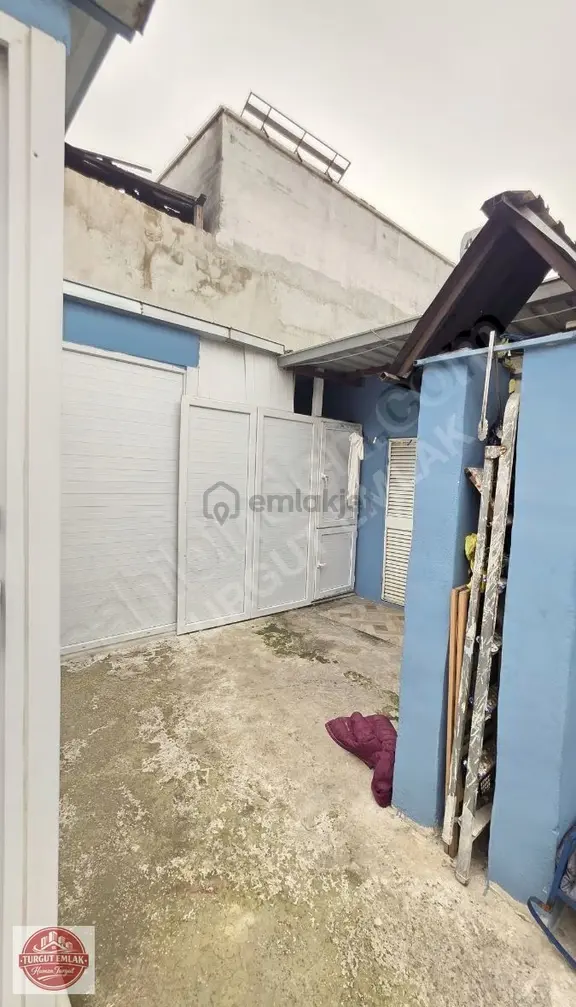 Hal Mahallesi'nde 4 Daireli, Teraslı Müstakil Bina Satılık 2