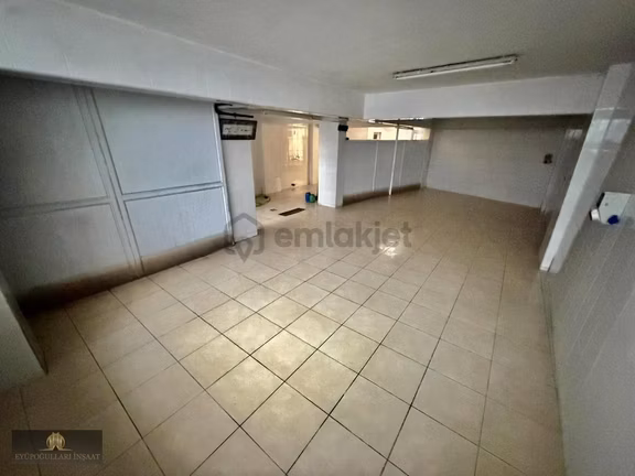 Bayrampaşa Merkezinde Bir Çok İşe Uygun Satılık Dükkan 2