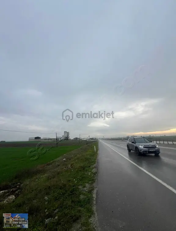 Saray'da Cadde Cephe 1625m2 Acil Satılık Tarla 1