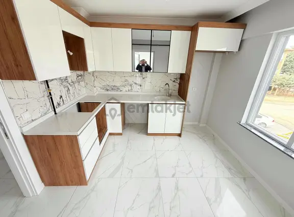 Örencik'de Satılık İskanlı Arakat Açık Cephe 3+1 Daire 1