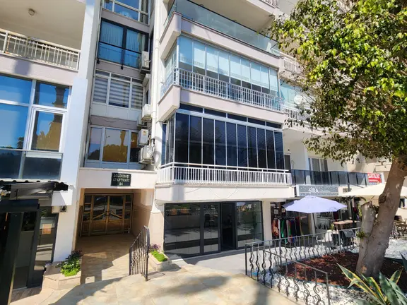 Konyaaltı Cad.de Satılık Deniz Gören 3+1 Gk 175 M2 Daire 2