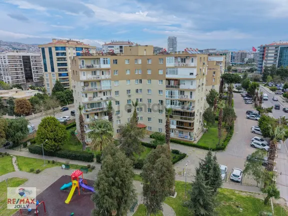 Bayraklı Osmangazi Mahallesinde Site İçinde 3+1 Satılık Daire 1