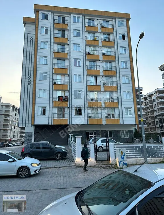 Benek Emlak Karşıyaka 1+1 Satılık Daire 2