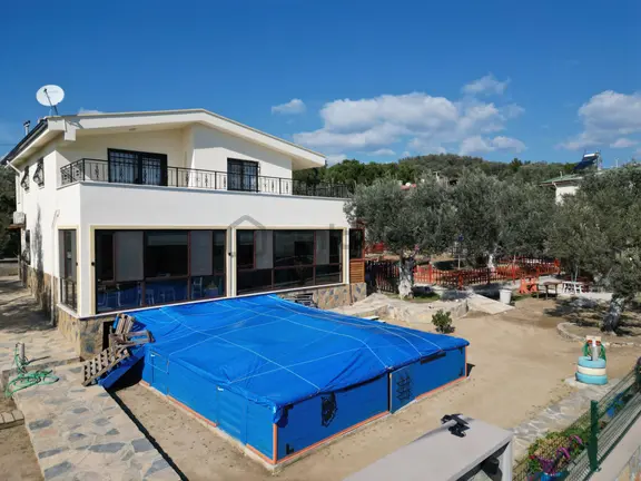 Altınoluk İlkbaharda Denize Yakın 1350m2 Arsa İçinde Emsalsiz Çiftlik Evi 1