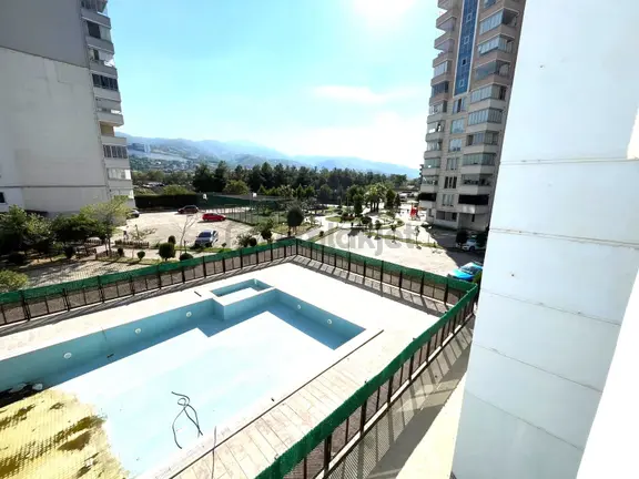 Erdem Emlak Ofisinden Satılık Derebahçede Satılık Site İçinde 3.kat 180 M2 Daire 1