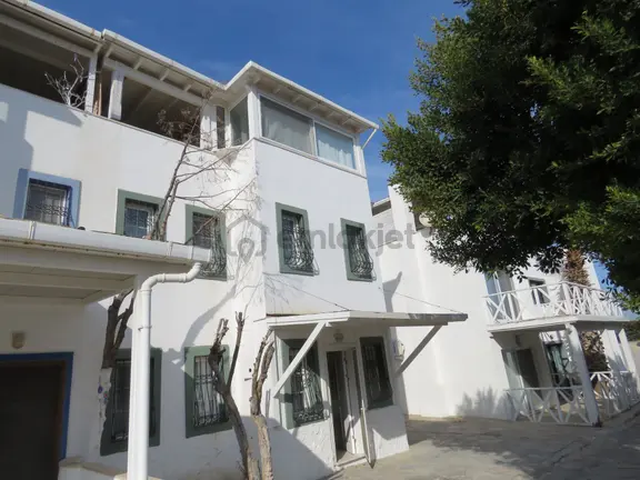 Fiyatı Düştü! Yalıkavak'ta Deniz Manzaralı Site İçerisinde Satılık Villa 1