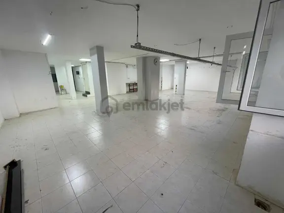 Buca'da Satılık Dükkan 1