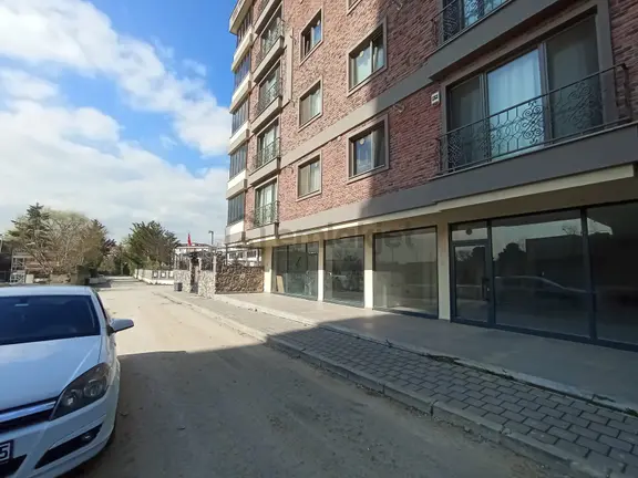 Vakıf Gyo Vsancaktepe Girişinde Kullanışlı Dükkan Mağaza Kiralık 1