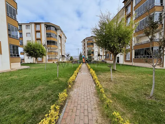 İnegöl Alanyurt Yeni Mah'de, Site İçi, 140m2, 3+1, Satılık Daire 2