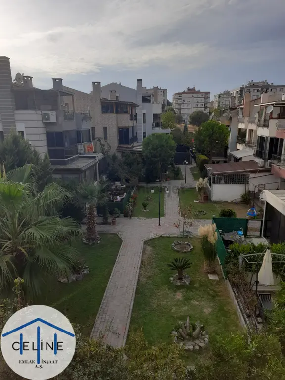 R82- Çiğli Yurtkent Sitesinde Fırsat Tripleks Villa !!! 2