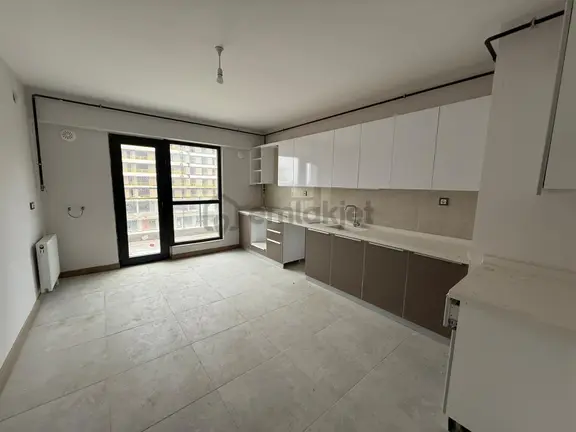 Göl Manzaralı, Kapalı Mutfaklı 4+1 Kiralık Daire 2