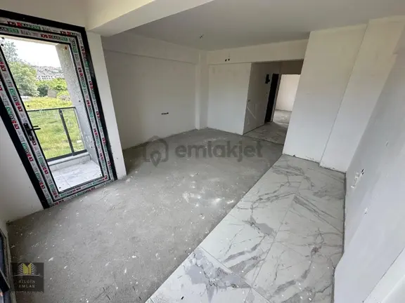 Bilgin Emlaktan Merkezde Üç Aya Teslim Yatırımlık 1+1 Satılık Daire 2