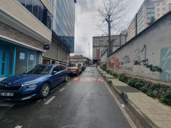 Armax'tan G.o.paşa Maydanına Yakın Kiralık 220m2 İmalathane 2