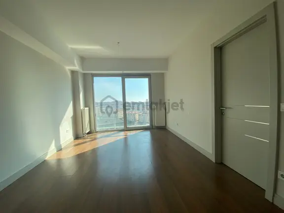 İstanbul House'dan Sur Yapı Corridor'da Peyzaj Manzaralı 1+1 2