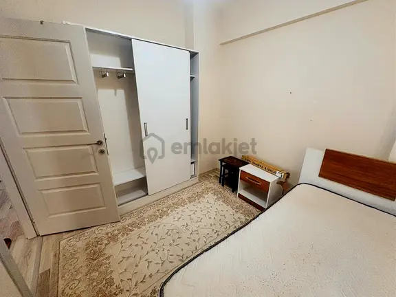 Hadi Gayrimenkulden Üniversite Yanında Satılık 1+1 Eşyalı Stüdyo 2