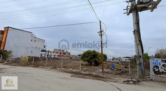 Seyhan Uçakalanı Mh Satılık 1000m² Arsa Cadde Üzerinde 2
