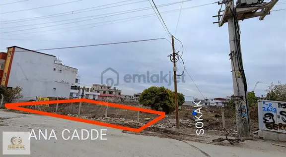 Seyhan Uçakalanı Mh Satılık 1000m² Arsa Cadde Üzerinde 1
