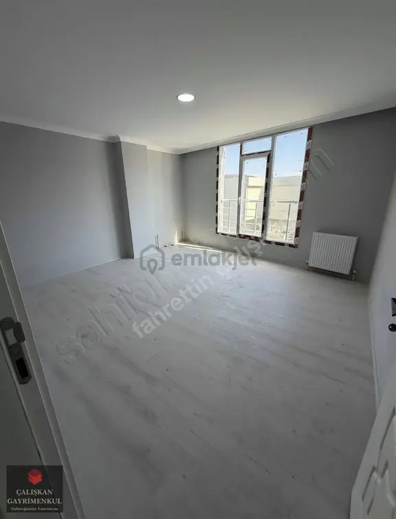 Arnavutköy De Satılık Sıfır 2+1 100 Metre Ara Kat Daire 1